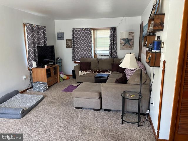 219 N 3RD ST, Hanover, PA 17331