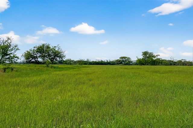 811 County Road 164, Boling, TX 77420