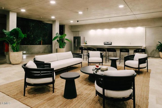 124 W Colorado Street 501, Glendale, CA 91204