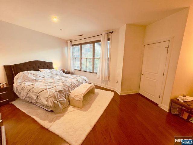 20 Ave At Port Imperial 202, West New York, NJ 07093