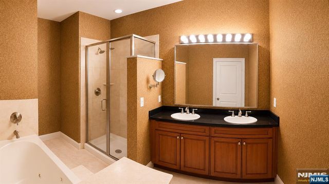 20 Ave At Port Imperial 202, West New York, NJ 07093
