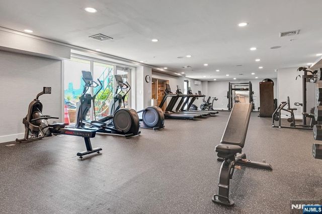 20 Ave At Port Imperial 202, West New York, NJ 07093
