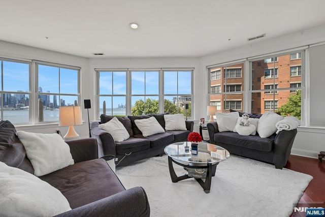 20 Ave At Port Imperial 202, West New York, NJ 07093