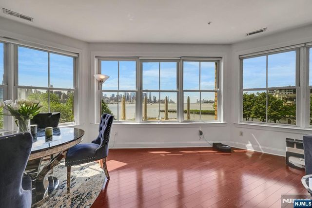 20 Ave At Port Imperial 202, West New York, NJ 07093