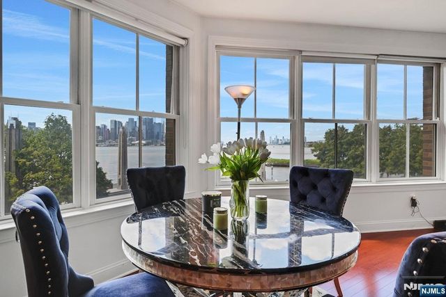 20 Ave At Port Imperial 202, West New York, NJ 07093