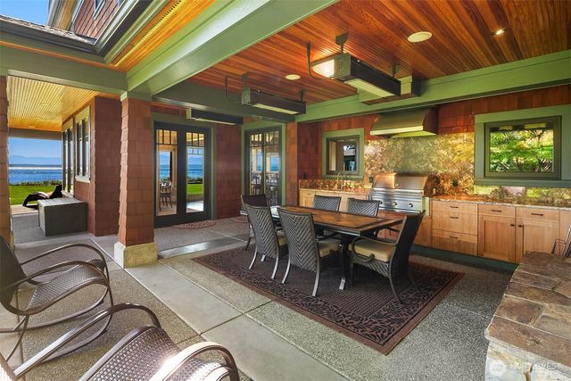 5844 Mutiny Bay Road, Freeland, WA 98249