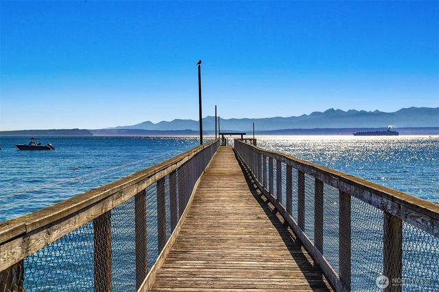 5844 Mutiny Bay Road, Freeland, WA 98249