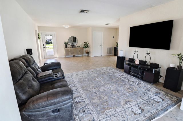 3971 NW 108th Avenue, Coral Springs, FL 33065