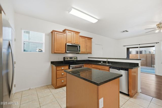 3005 W FERRUCCIO Place, Phoenix, AZ 85086