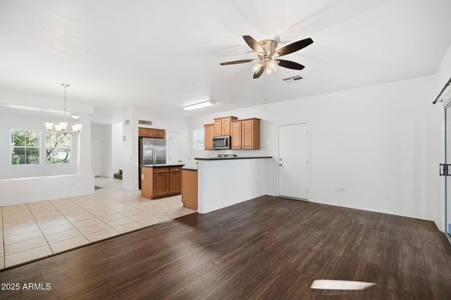 3005 W FERRUCCIO Place, Phoenix, AZ 85086