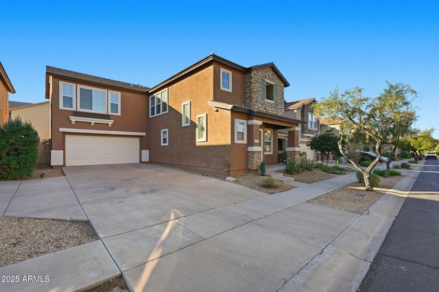 3005 W FERRUCCIO Place, Phoenix, AZ 85086