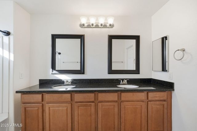 3005 W FERRUCCIO Place, Phoenix, AZ 85086