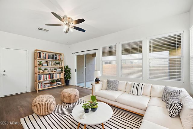 3005 W FERRUCCIO Place, Phoenix, AZ 85086