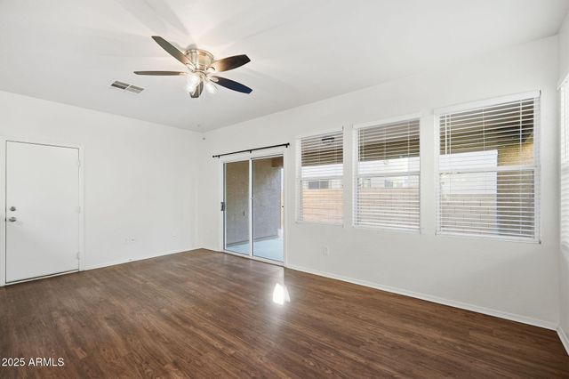 3005 W FERRUCCIO Place, Phoenix, AZ 85086