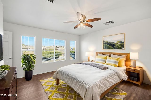 3005 W FERRUCCIO Place, Phoenix, AZ 85086