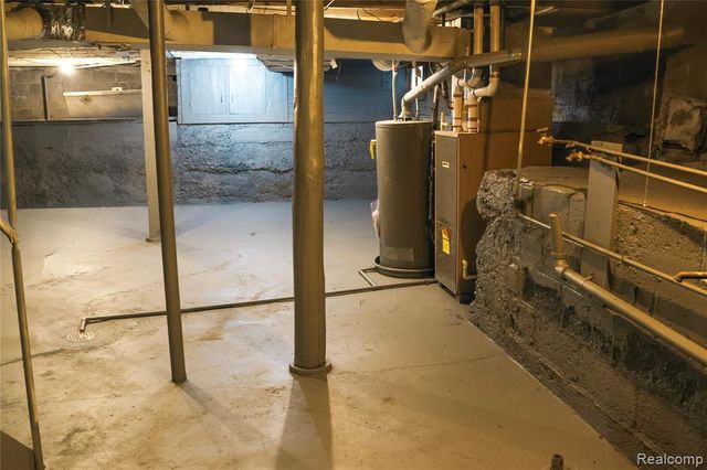 618 Clinton Street, Owosso, MI 48867