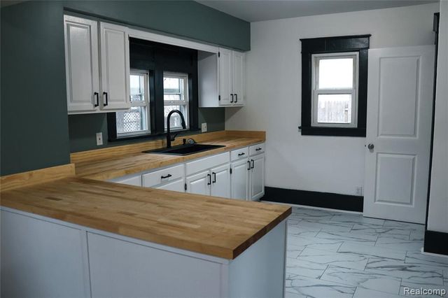 618 Clinton Street, Owosso, MI 48867