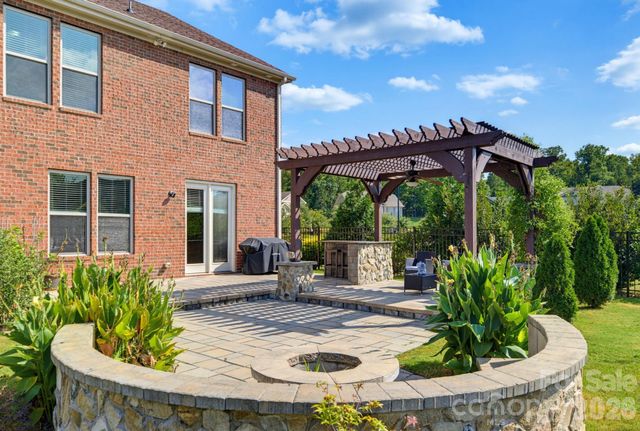 8315 Breton Way, Harrisburg, NC 28075