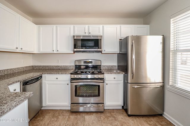 105 Adamecs Way 105, South Amboy, NJ 08879