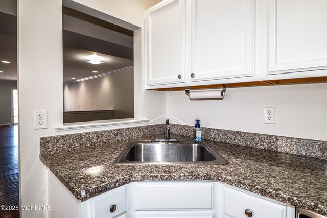 105 Adamecs Way 105, South Amboy, NJ 08879