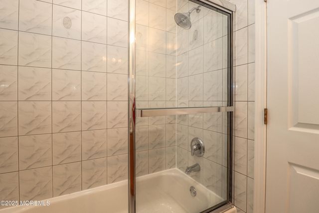 105 Adamecs Way 105, South Amboy, NJ 08879