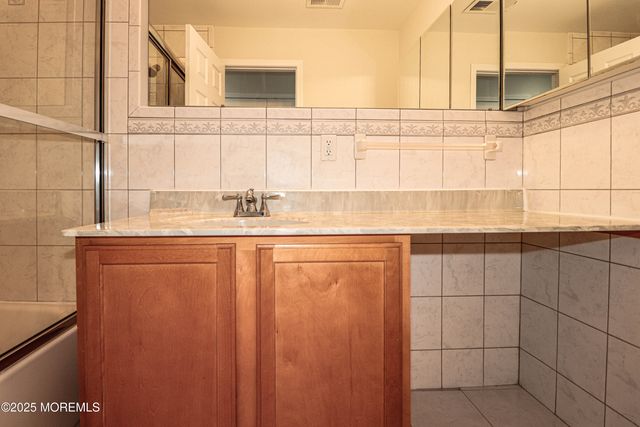 105 Adamecs Way 105, South Amboy, NJ 08879