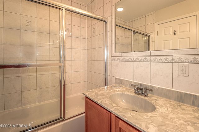 105 Adamecs Way 105, South Amboy, NJ 08879