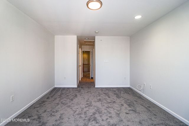 105 Adamecs Way 105, South Amboy, NJ 08879