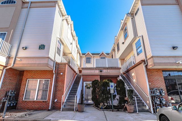 105 Adamecs Way 105, South Amboy, NJ 08879