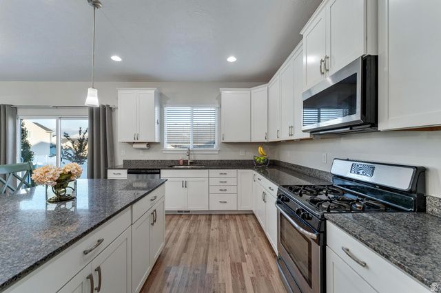 662 S JUBILEE DR, Saratoga Springs, UT 84045
