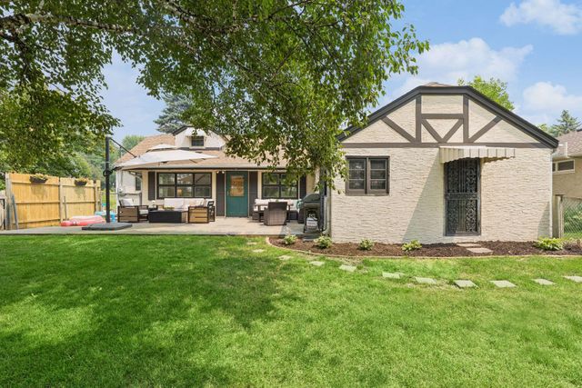 2123 Fairways Lane, Roseville, MN 55113
