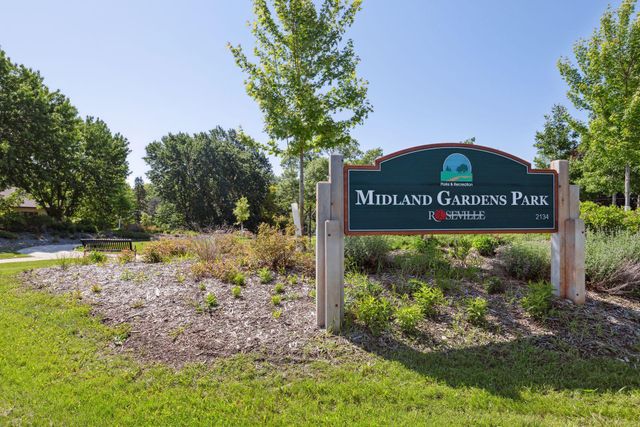 2123 Fairways Lane, Roseville, MN 55113