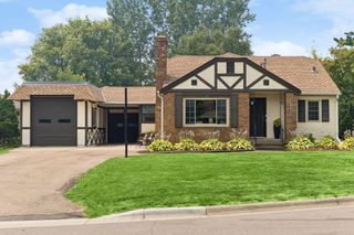 2123 Fairways Lane, Roseville, MN 55113
