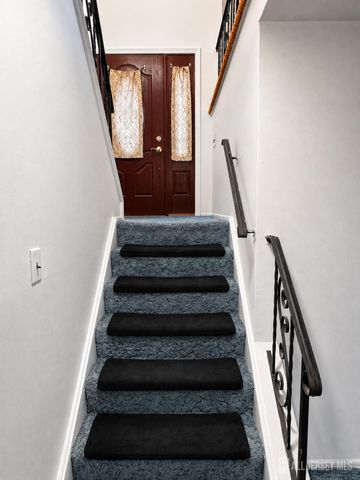 13 Traci Lane, Edison, NJ 08817