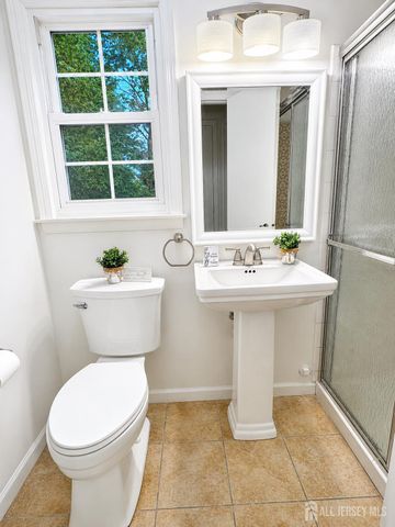 13 Traci Lane, Edison, NJ 08817