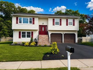 13 Traci Lane, Edison, NJ 08817