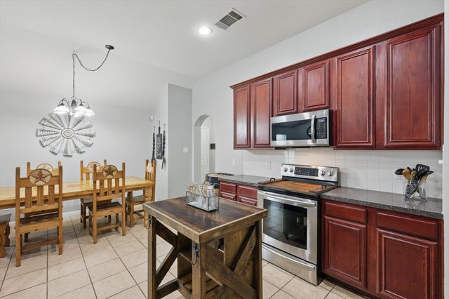 317 Susan Way, Red Oak, TX 75154