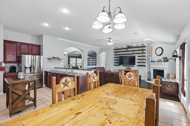 317 Susan Way, Red Oak, TX 75154