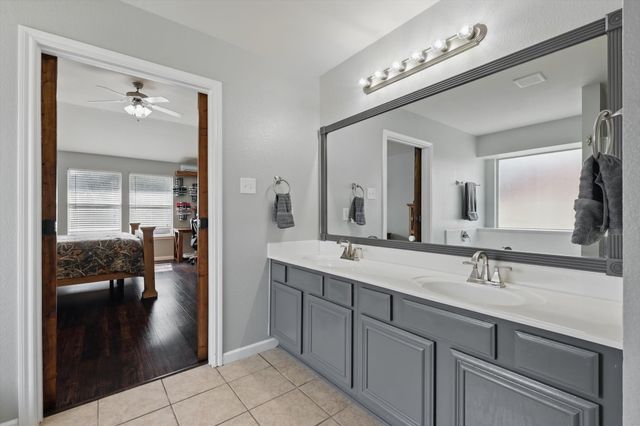 317 Susan Way, Red Oak, TX 75154