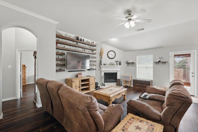 317 Susan Way, Red Oak, TX 75154