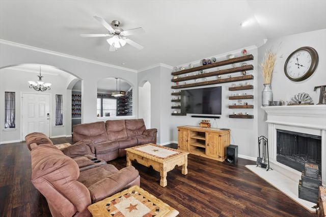 317 Susan Way, Red Oak, TX 75154