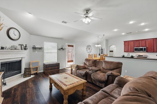 317 Susan Way, Red Oak, TX 75154