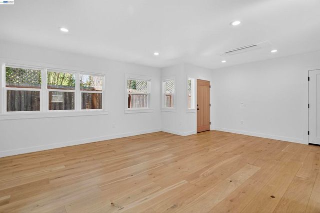 914 61st Street, Oakland, CA 94608