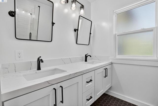 914 61st Street, Oakland, CA 94608