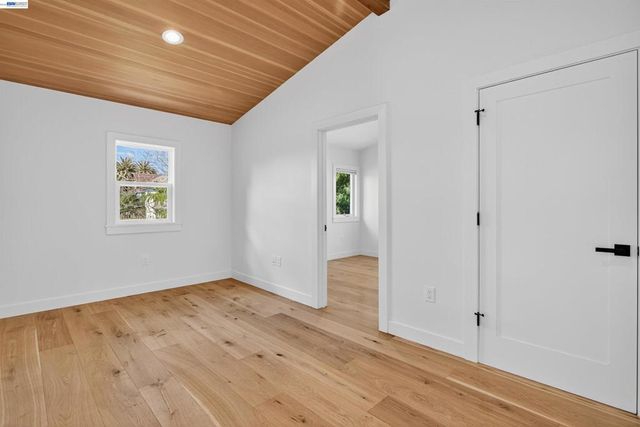 914 61st Street, Oakland, CA 94608