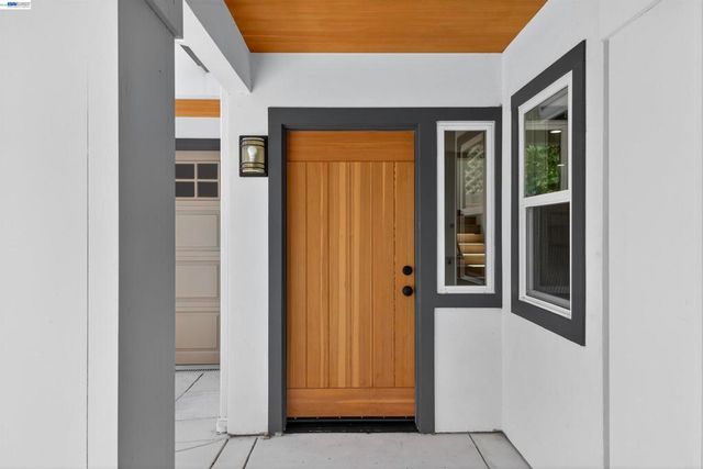 914 61st Street, Oakland, CA 94608