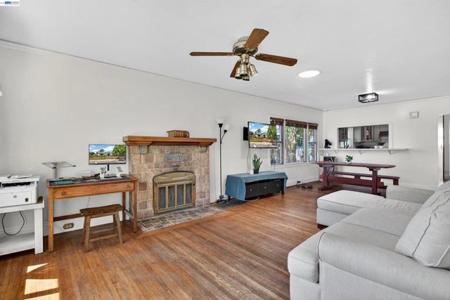 914 61st Street, Oakland, CA 94608