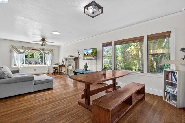 914 61st Street, Oakland, CA 94608