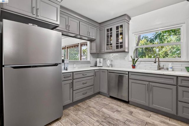 914 61st Street, Oakland, CA 94608