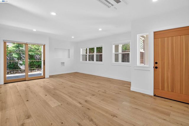 914 61st Street, Oakland, CA 94608